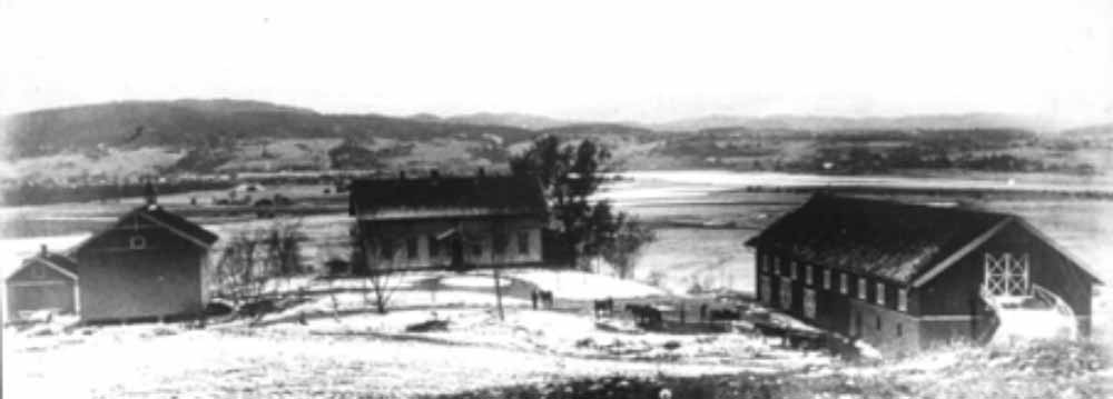 Kjeller gaard på et gammelt foto fra 1913