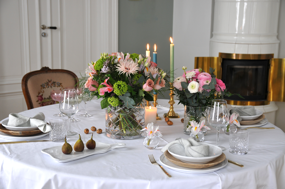 Dekket bord i minglerommet