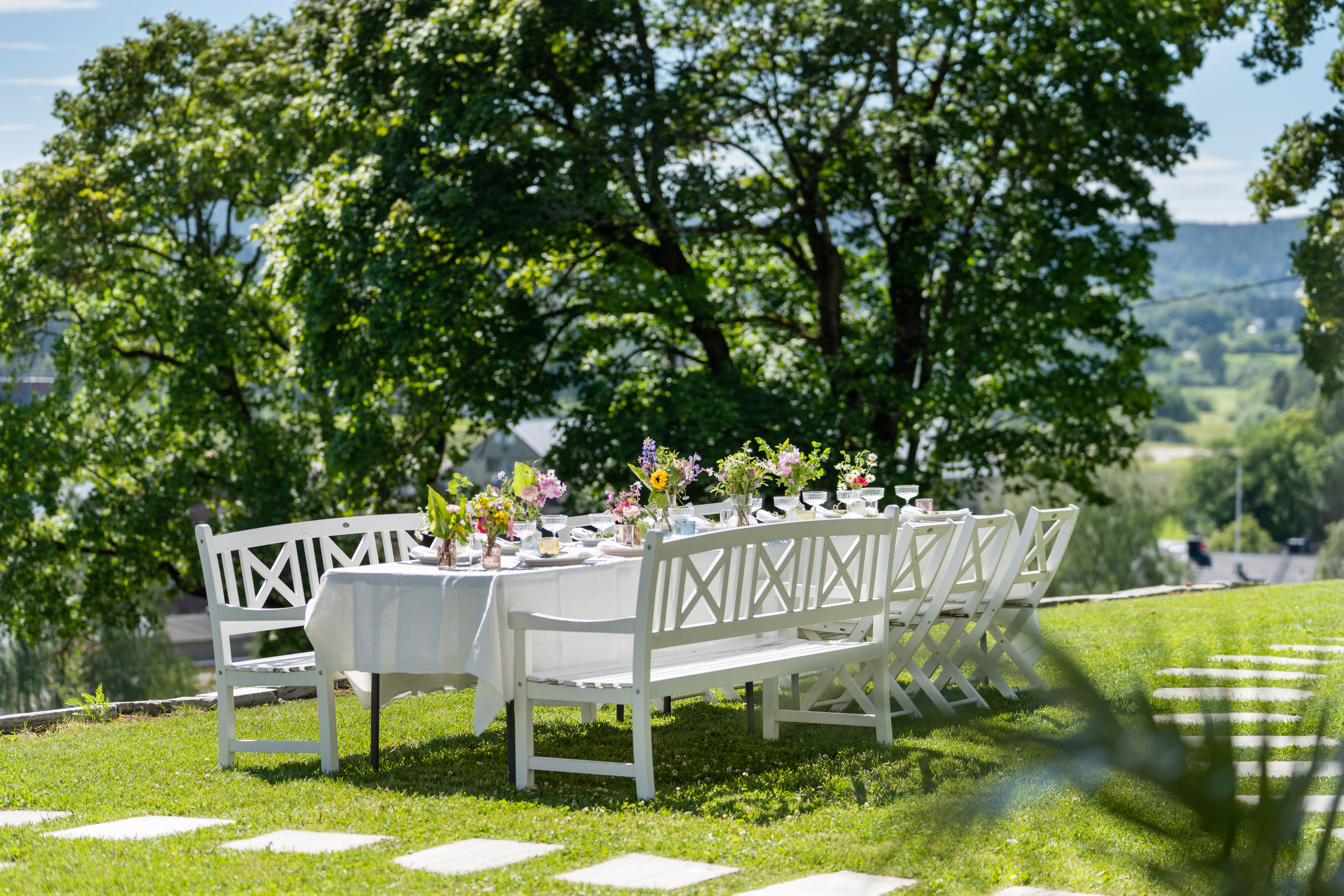 Pyntet brud i trappen på Kjeller Gaard